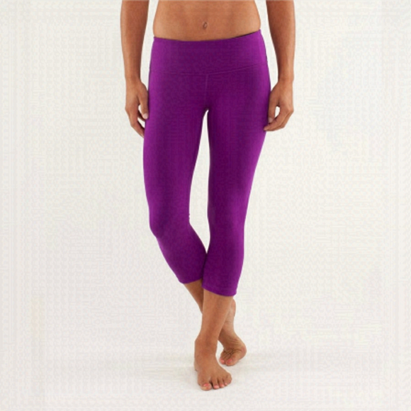lululemon athletica Pants - LULULEMON Wunder Under Crop Réversible - Tender Violet/ Black